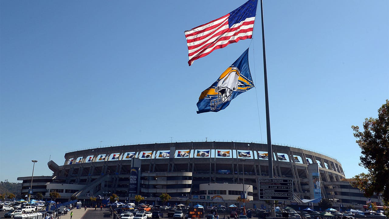 San Diego mayor questions Chargers seriousness of remaining in town